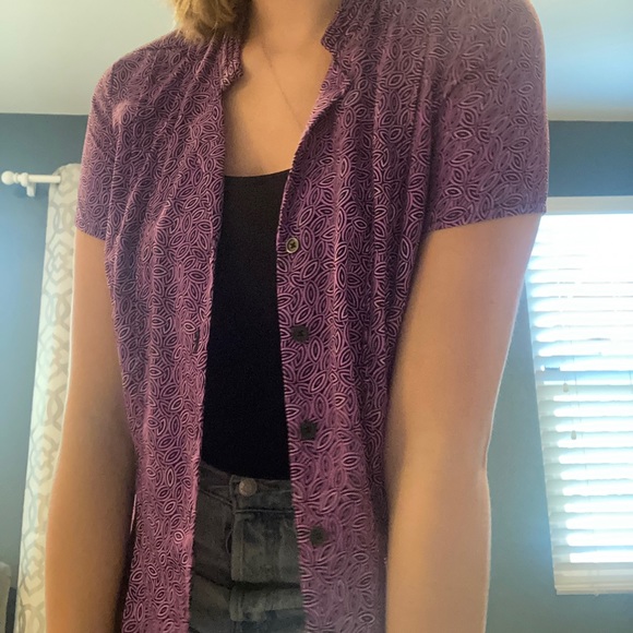 Cute purple patterned button up - Picture 3 of 5